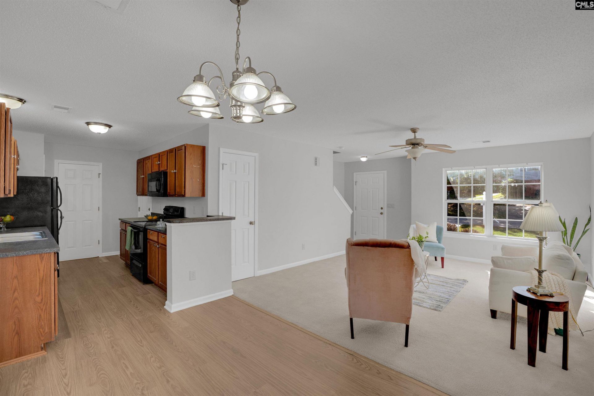 205 Village Walk Photo 7