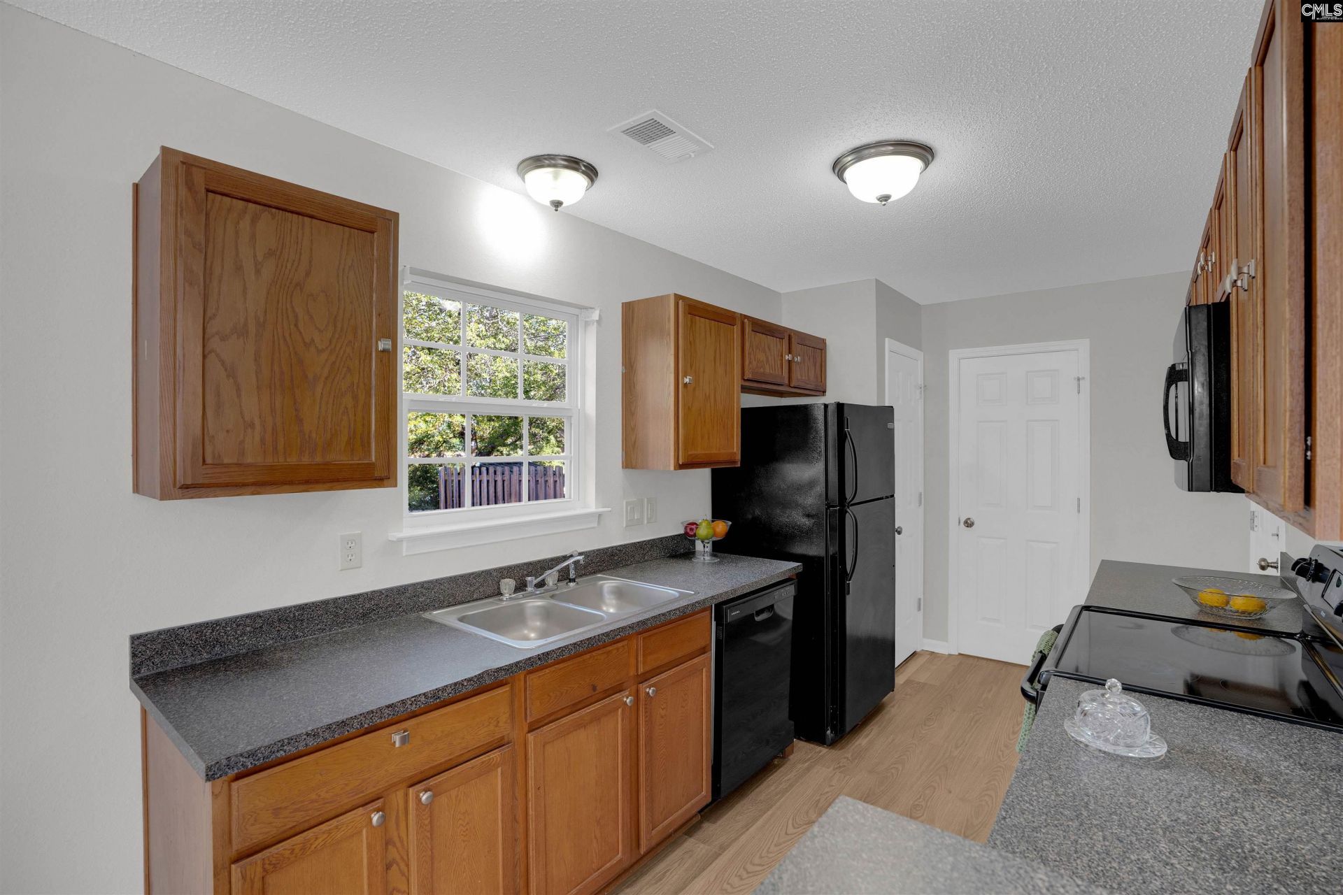 205 Village Walk Photo 9