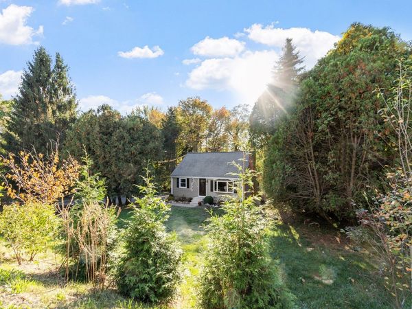 390 North Rd, Bedford, MA 01730