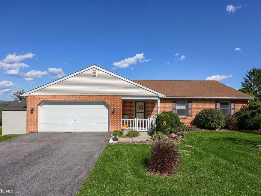 811 S Cedar Street, Lititz, PA 17543 Main Photo