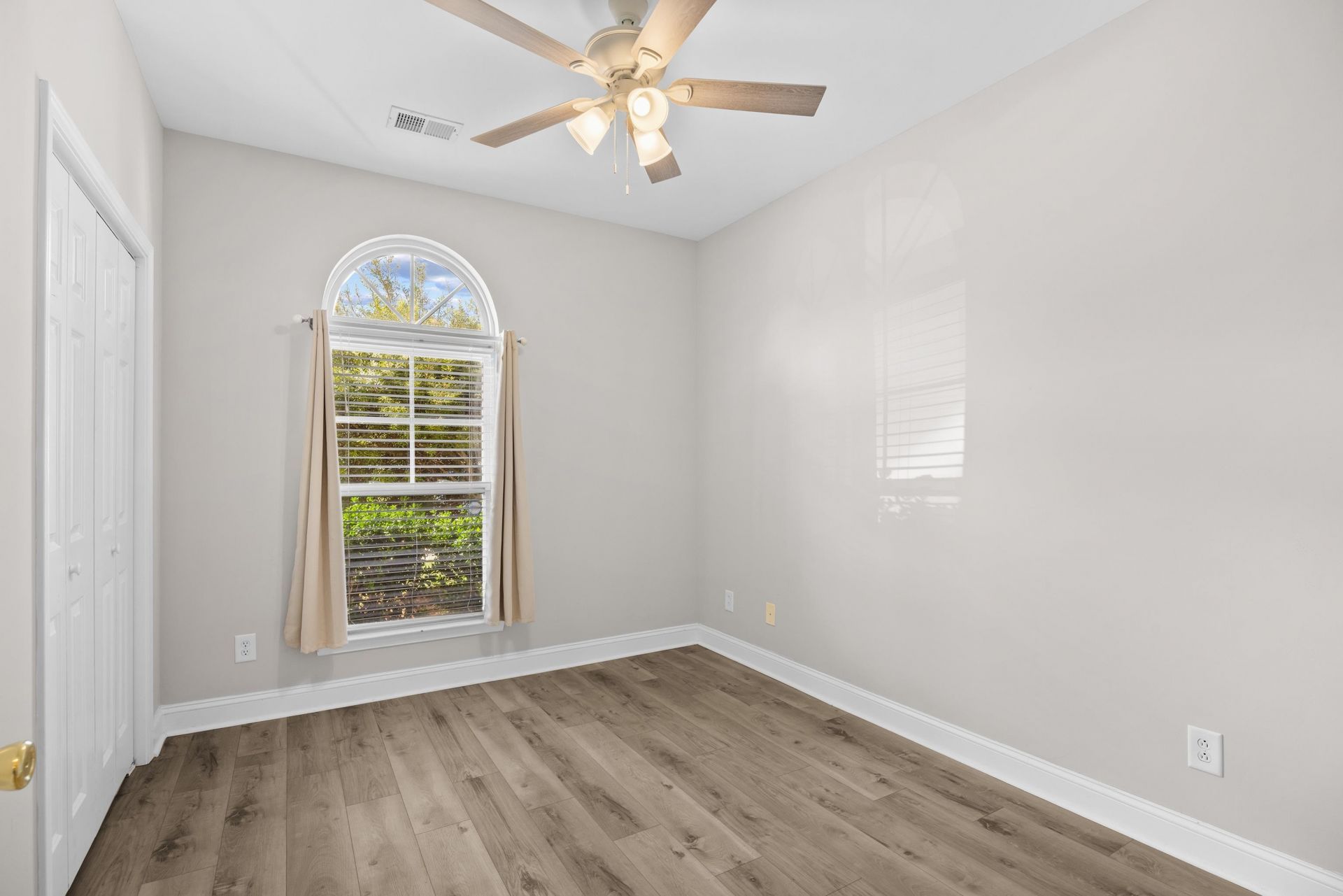 230 Portsmith Dr. Photo 18
