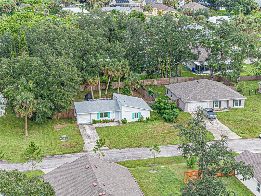 141 Ablett Terrace , Sebastian, FL 32958 Photo