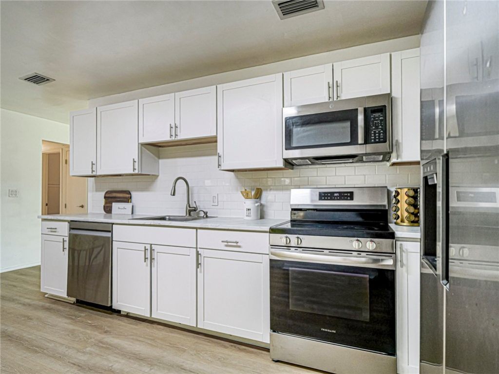 141 Ablett Terrace , Sebastian, FL 32958 Photo