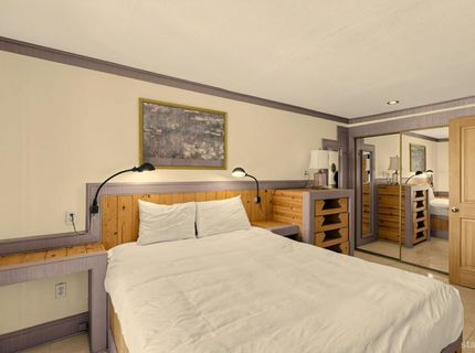 340 Quaking Aspen Lane, Unit B, Stateline, NV 89449 Photo