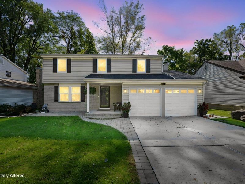 3951 Cypress Creek Drive , Columbus, OH 43228 Photo 2