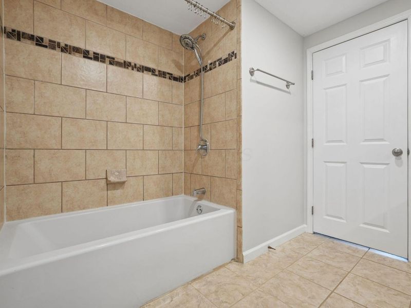 3951 Cypress Creek Drive , Columbus, OH 43228 Photo 26