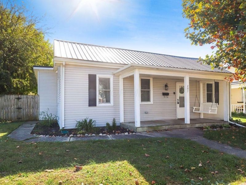 207 W Mill Street , Circleville, OH 43113 Photo 1
