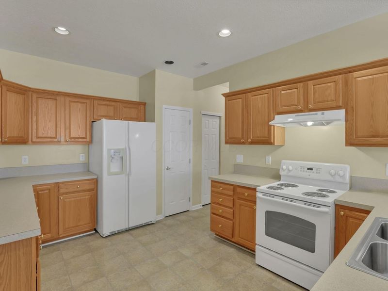 204 Avalon Drive , Unit 27, Heath, OH 43056 Photo 16