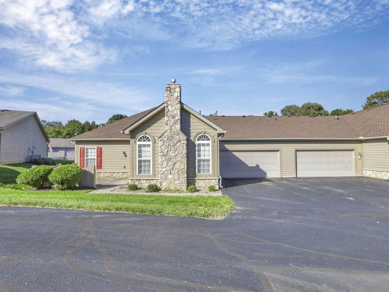 204 Avalon Drive , Unit 27, Heath, OH 43056 Photo 3