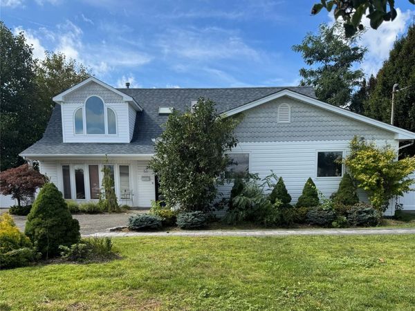 50 Cedar Point Drive , West Islip, NY 11795