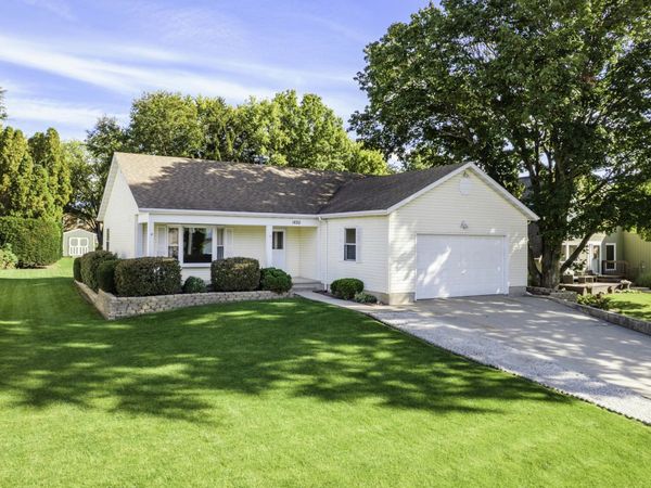 1620 Lake Holiday Drive , Lake Holiday, IL 60548