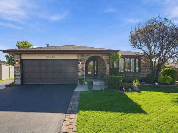16042 85th Court , Tinley Park, IL 60487