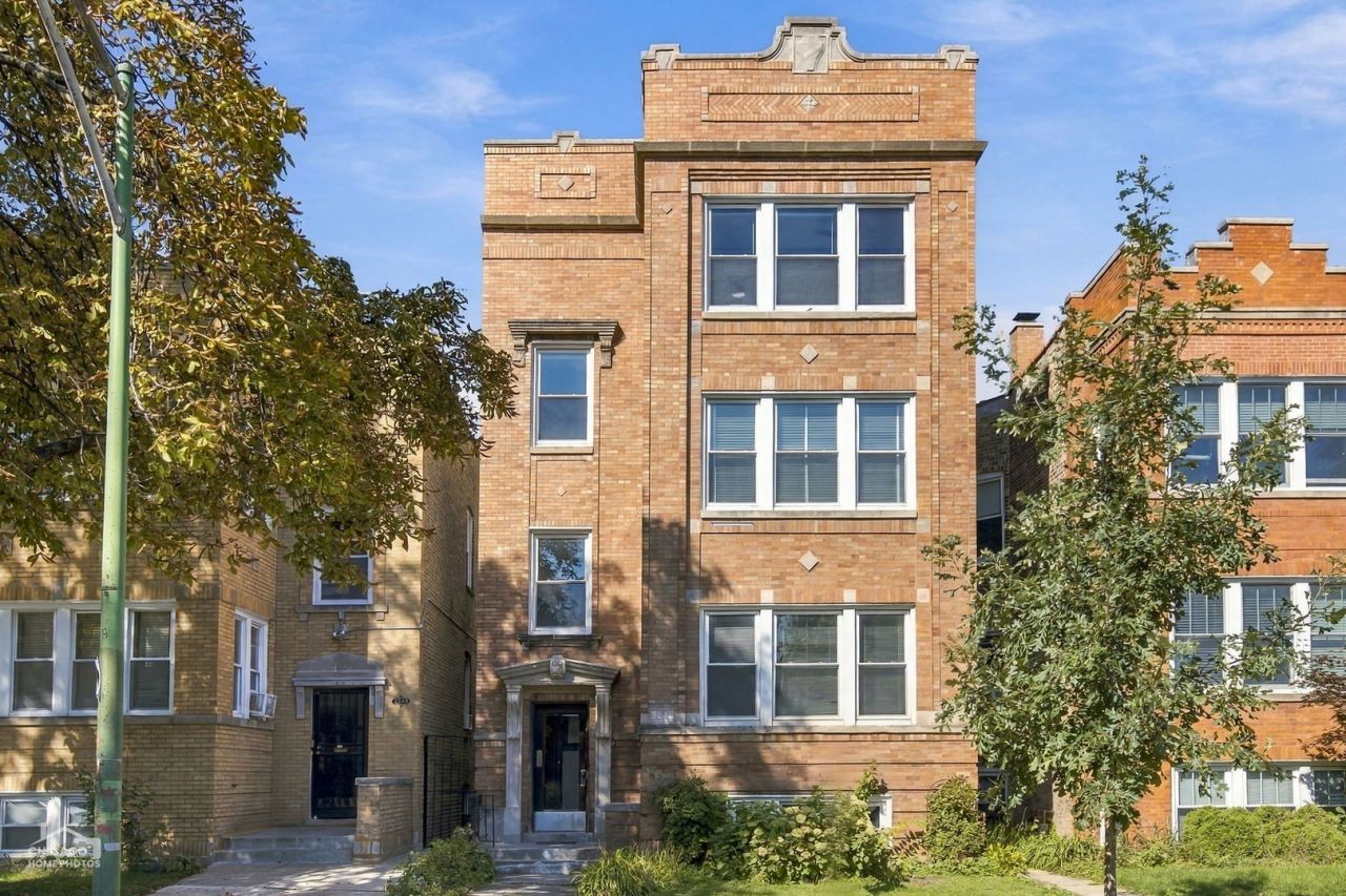 3046 N Davlin Court, Chicago, IL 60618 Main Photo