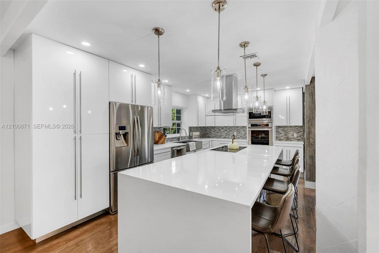 8810 Garland Ave, Surfside, FL 33154 Photo