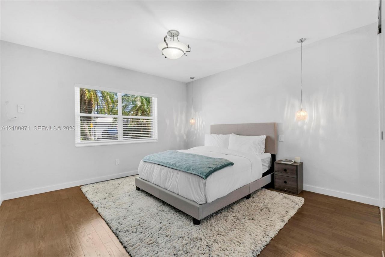 8810 Garland Ave, Surfside, FL 33154 Photo