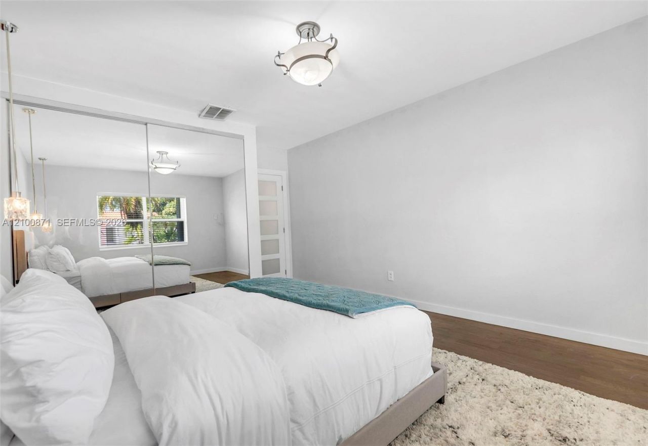 8810 Garland Ave, Surfside, FL 33154 Photo
