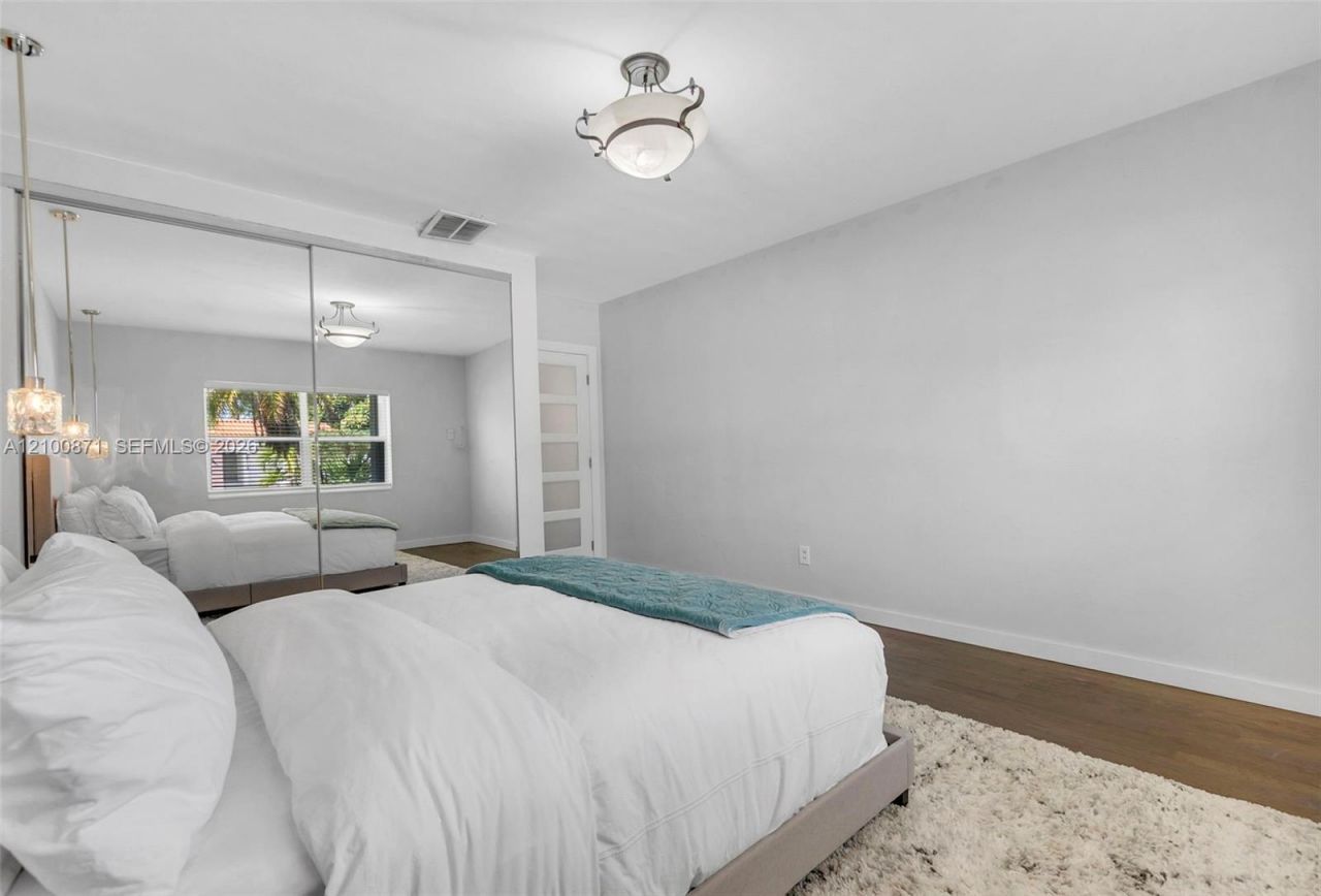 8810 Garland Ave, Surfside, FL 33154 Photo