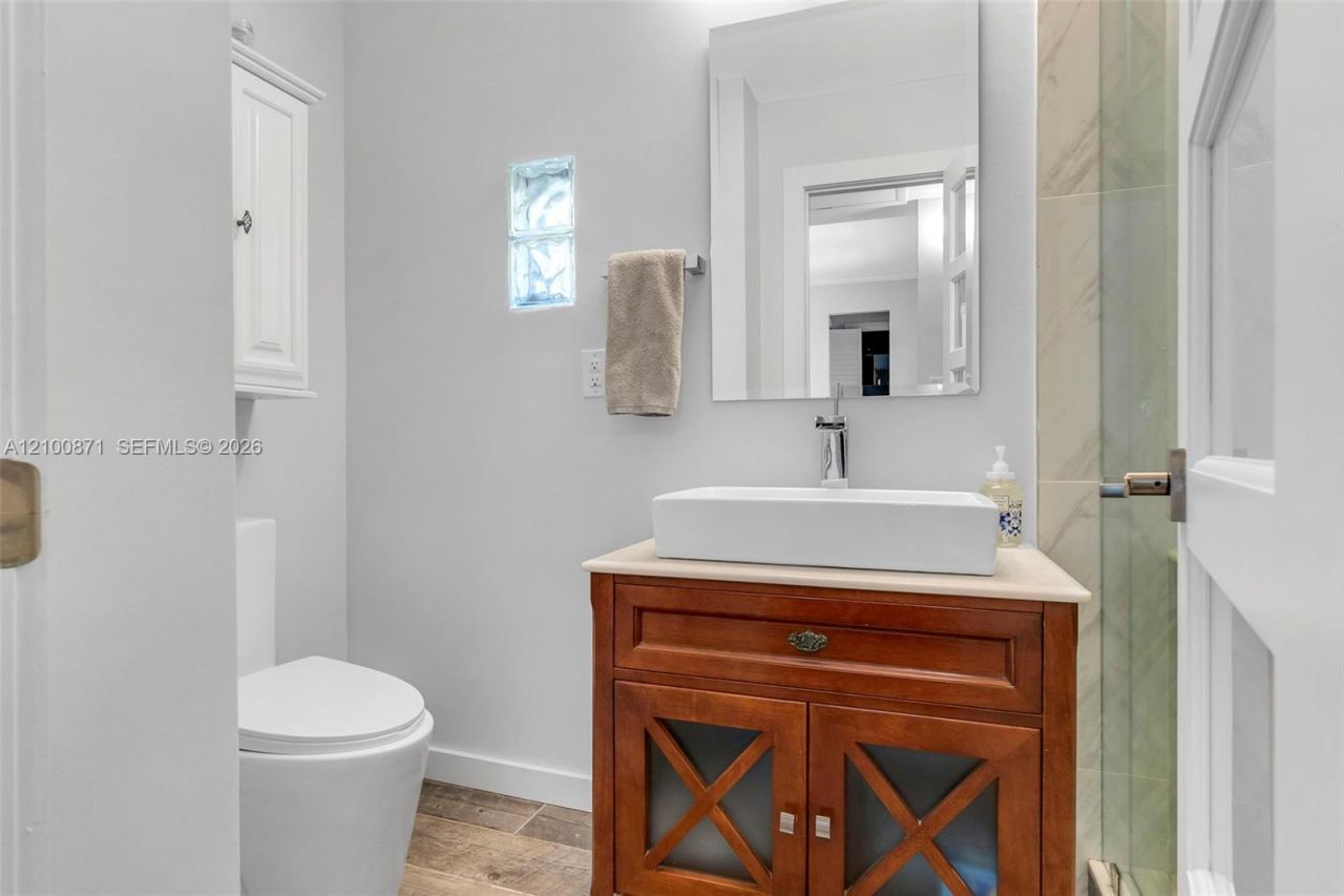 8810 Garland Ave, Surfside, FL 33154 Photo