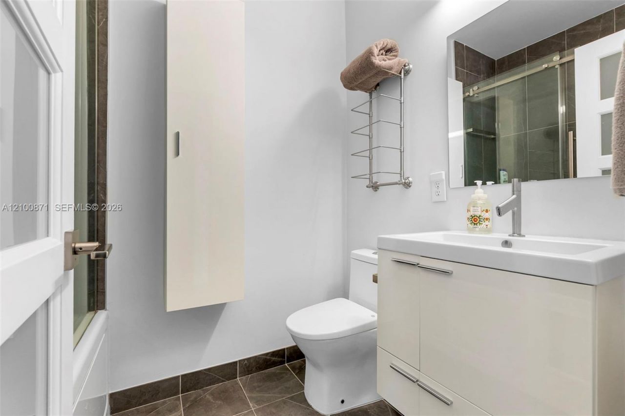 8810 Garland Ave, Surfside, FL 33154 Photo