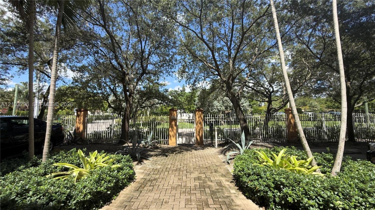 Please Call For Address, Unit 404, Miami, FL 33161 Photo