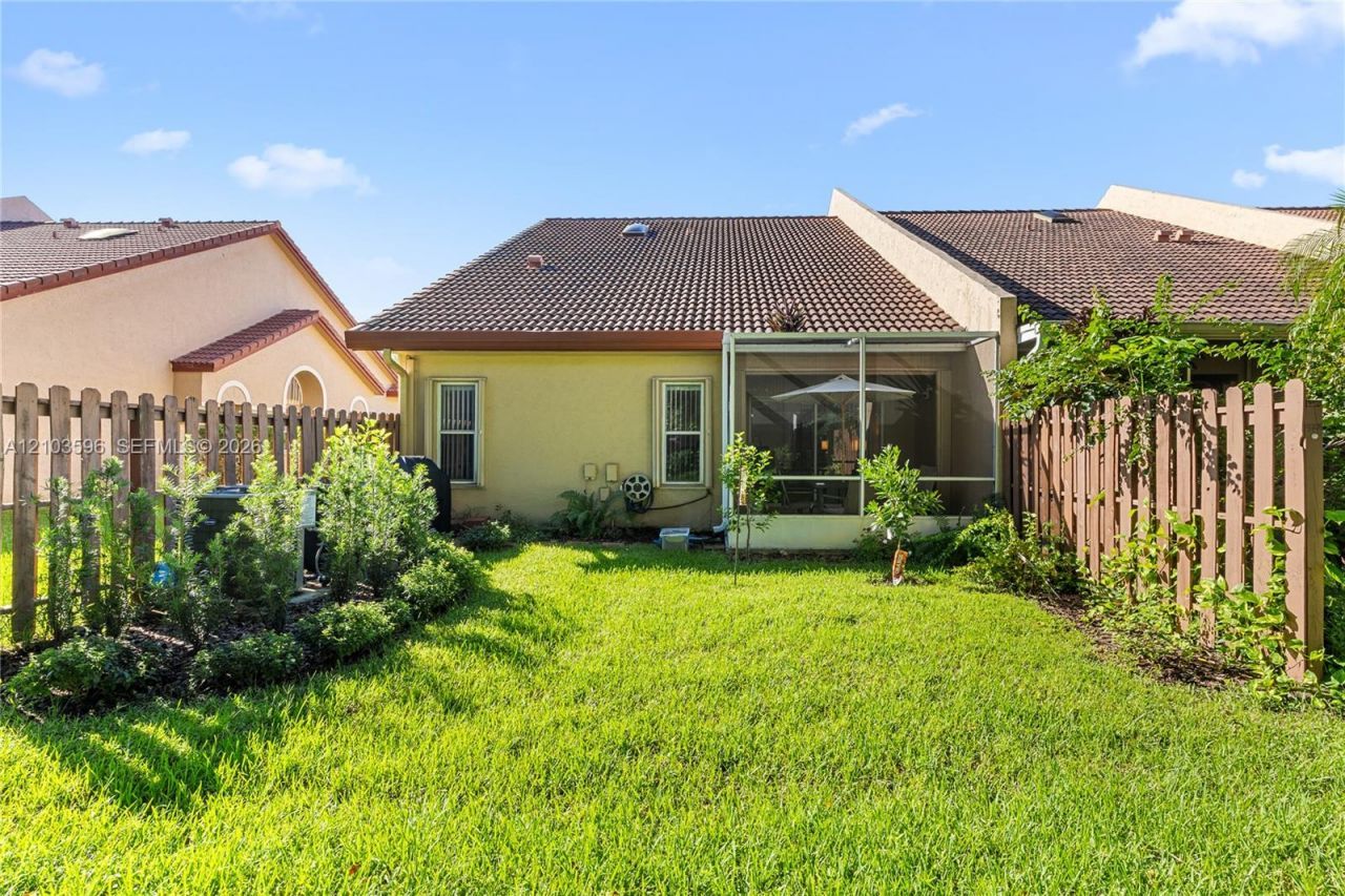 9705 Malvern Dr, Tamarac, FL 33321 Photo