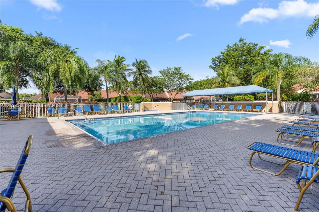 9705 Malvern Dr, Tamarac, FL 33321 Photo