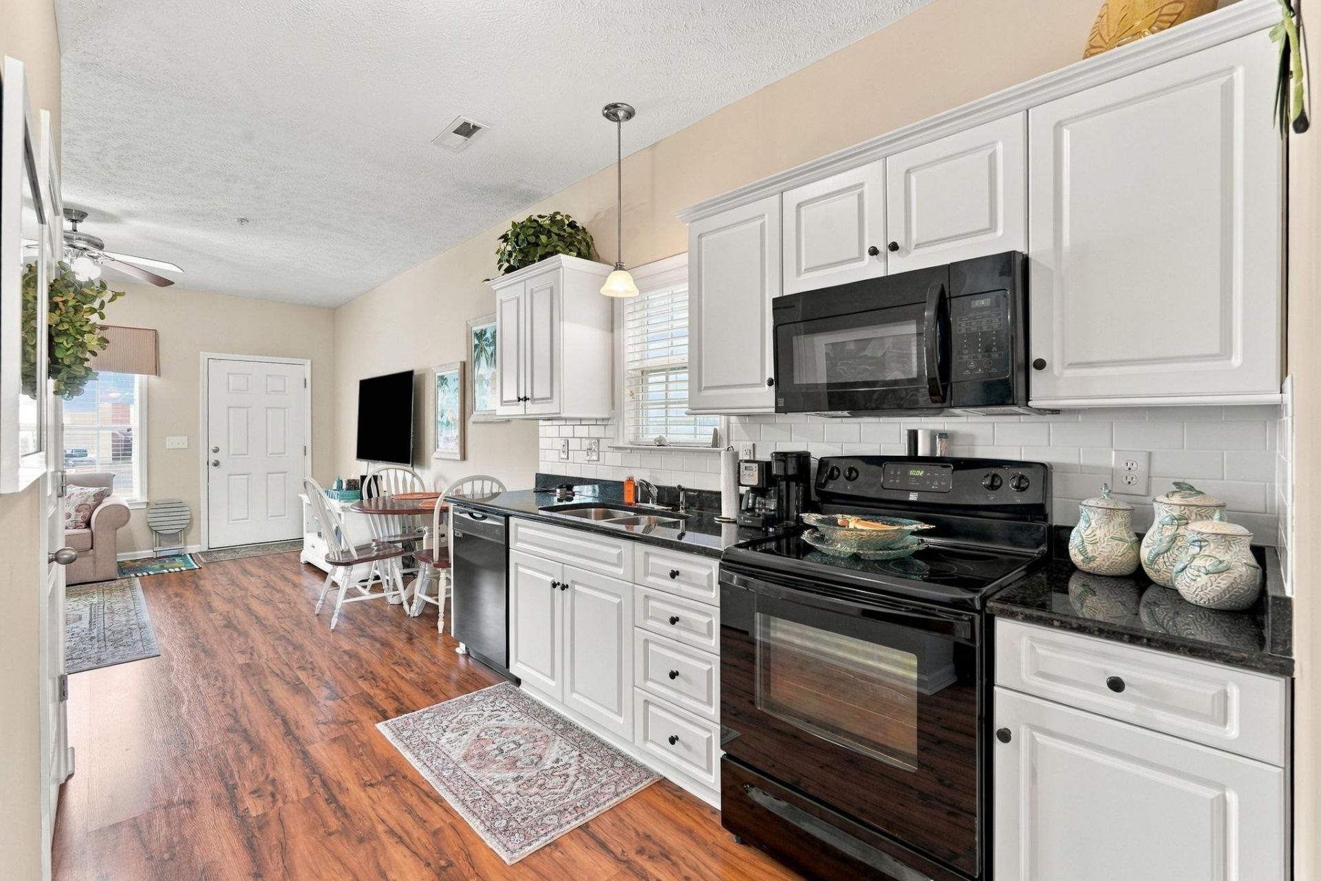 346 Sailors Ct. Photo 9