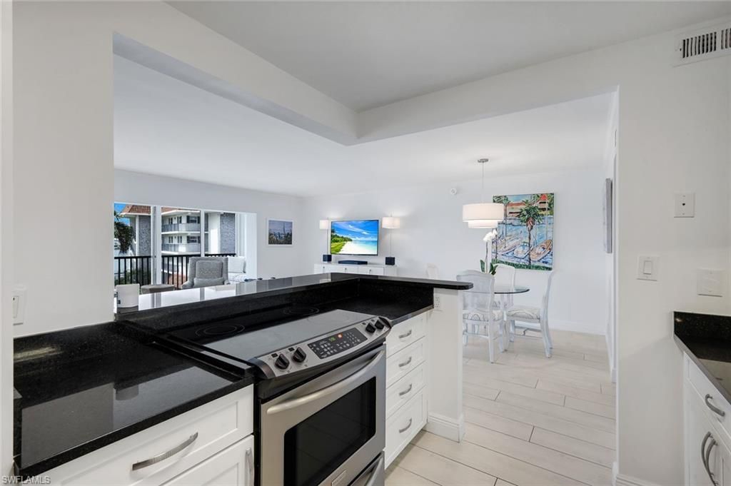 222 Harbour Dr, Unit 312, Naples, FL 34103 Photo
