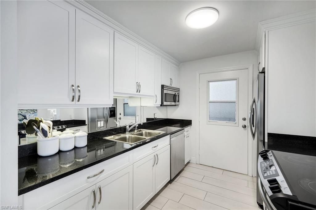 222 Harbour Dr, Unit 312, Naples, FL 34103 Photo