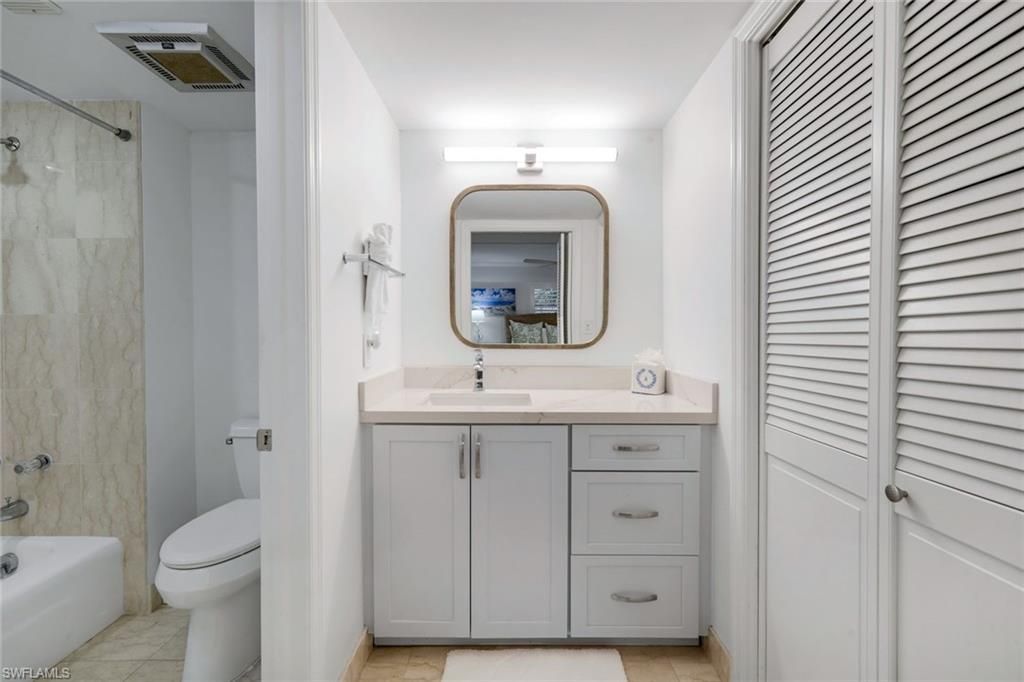 222 Harbour Dr, Unit 312, Naples, FL 34103 Photo