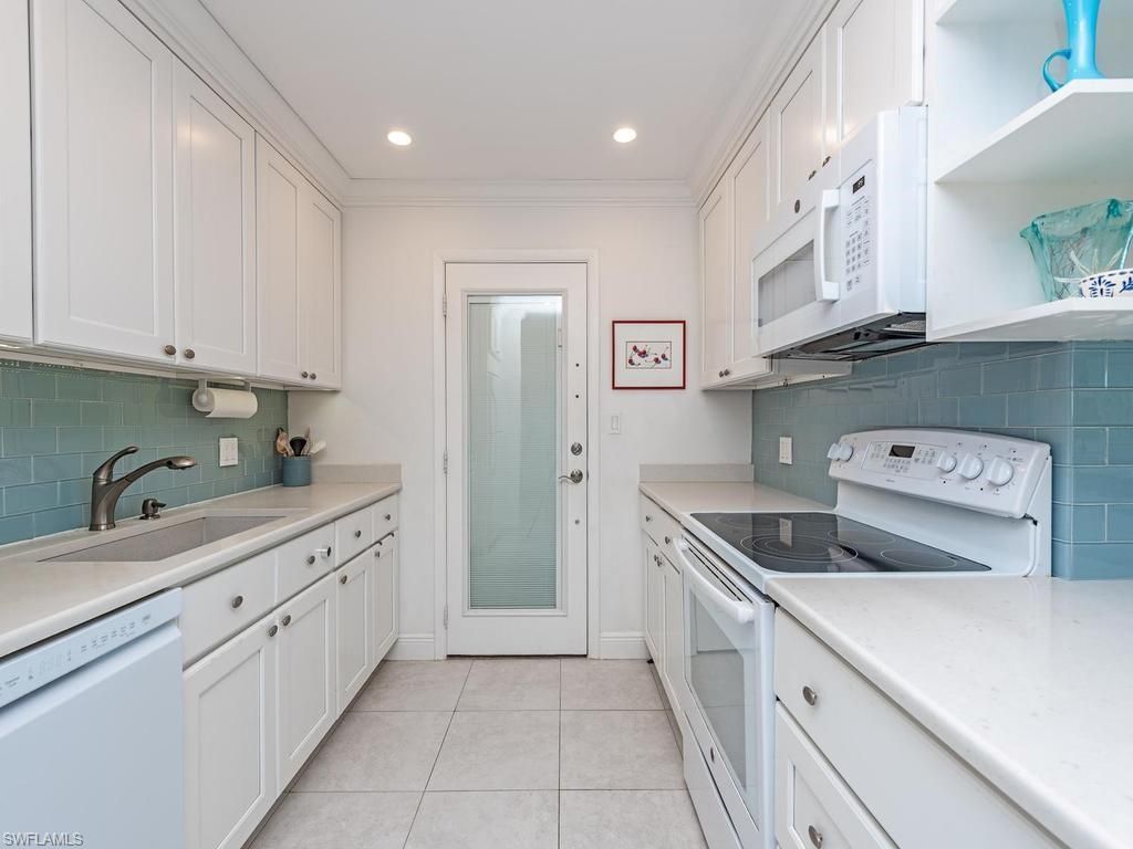 2800 Gulf Shore Blvd N, Unit 406, Naples, FL 34103 Photo