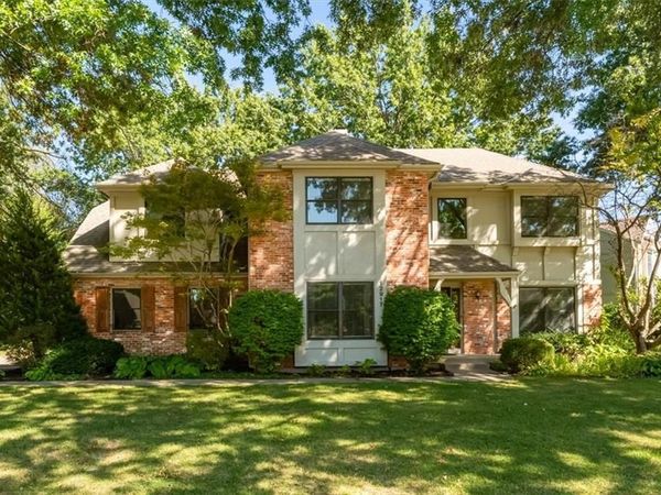 12917 Sherwood Street, Leawood, KS 66209