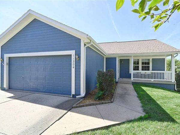 11304 N NASHUA Drive, Kansas City, MO 64155