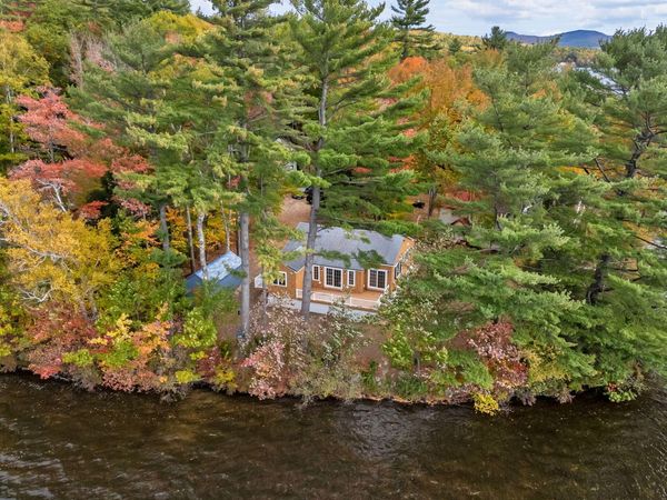 5 Short Street, Peru, ME 04290