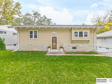 7533 Richmond Drive, Omaha, NE 68134