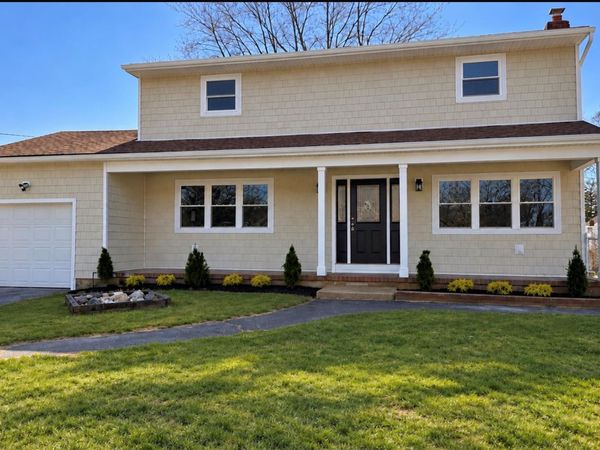 211 4th Avenue , West Babylon, NY 11704