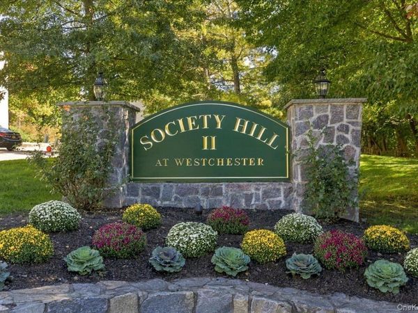 26 Edinburgh Drive , Peekskill, NY 10566