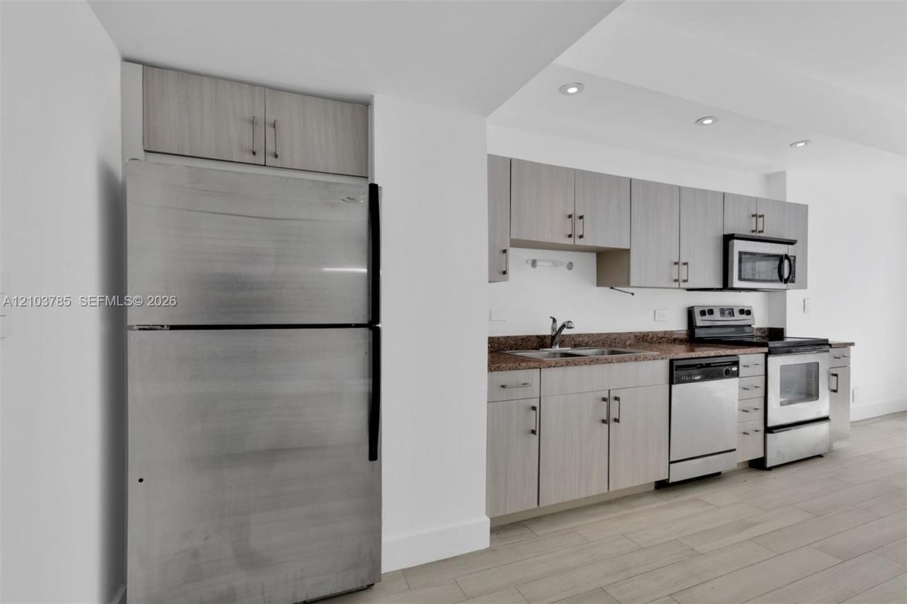 111 E Flagler St , Unit 902, Miami, FL 33131 Photo