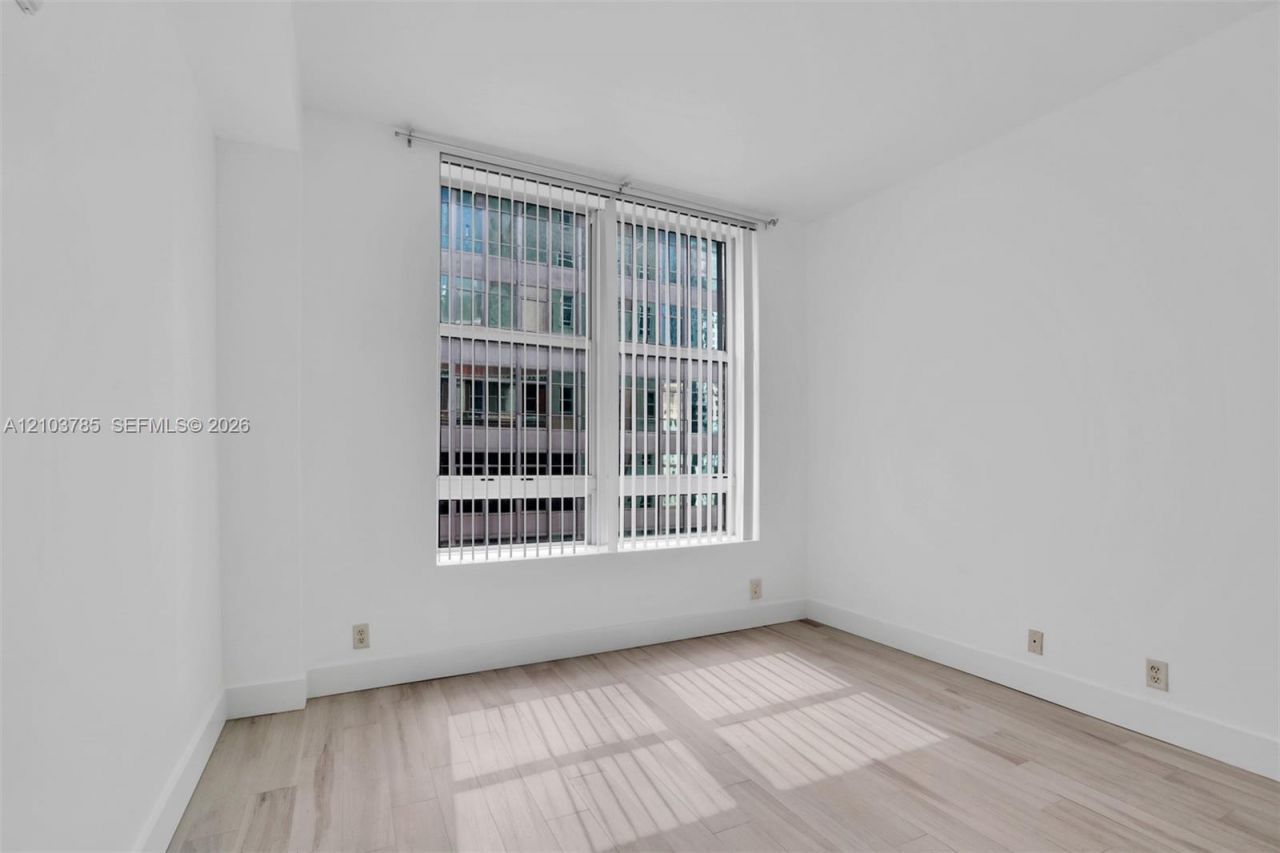 111 E Flagler St , Unit 902, Miami, FL 33131 Photo
