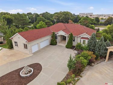 2555 Southview Circle, Lincoln, NE 68512
