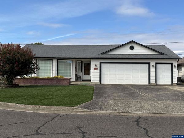 1397 Heather Wy, Woodburn, OR 97071