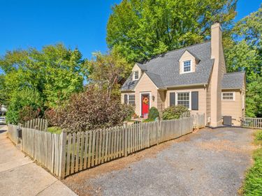633 ALLEGHANY AVE, STAUNTON, VA 24401