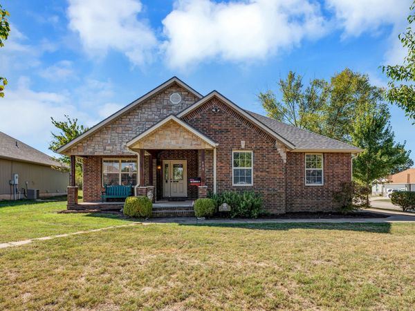 400 Brittany Court, Aurora, MO 65605
