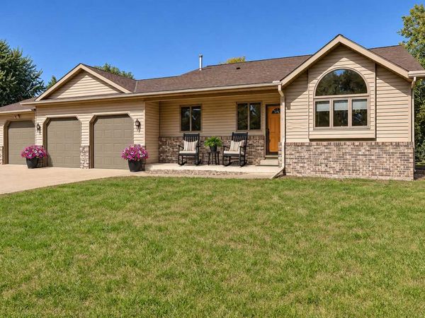 606 Columbus Avenue S, New Prague, MN 56071
