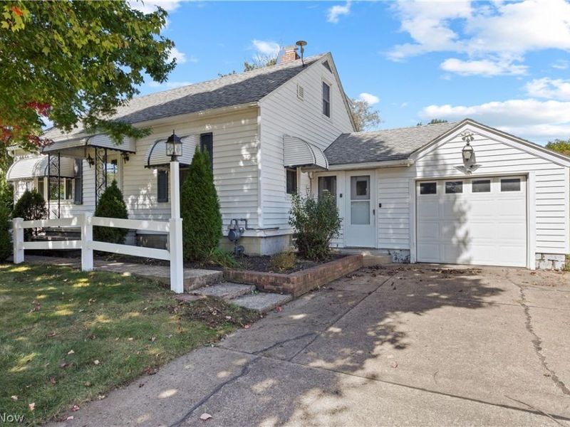 111 Yunker Court, Elyria, OH 44035 Photo 2