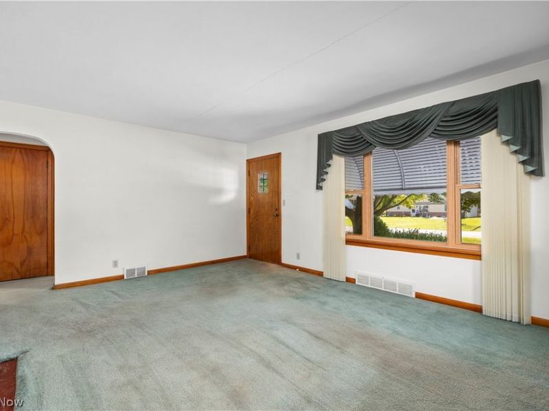 111 Yunker Court, Elyria, OH 44035 Photo 5