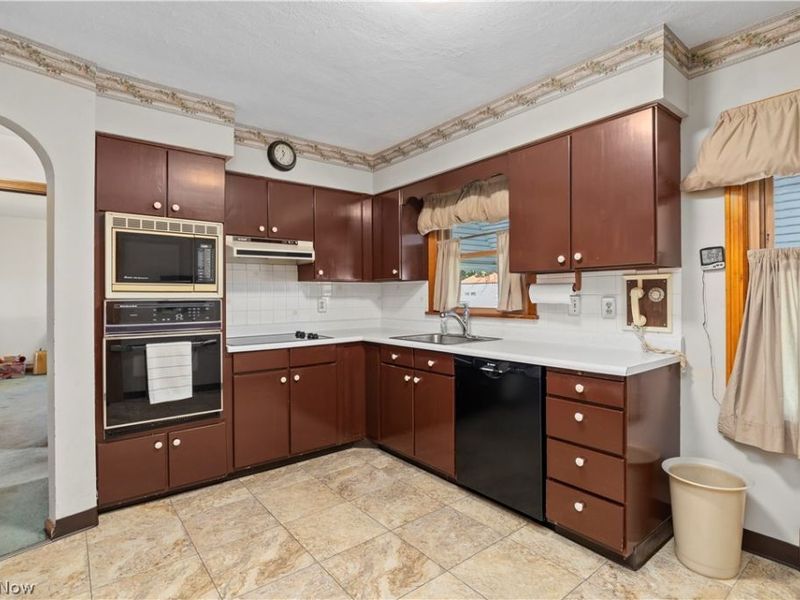 111 Yunker Court, Elyria, OH 44035 Photo 7
