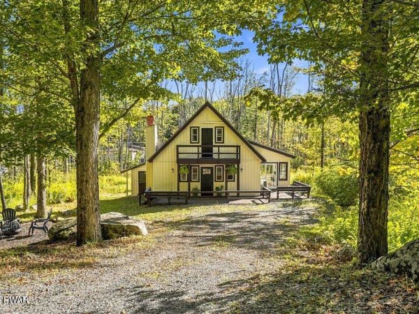 28 Cedarwood, Lake Ariel, PA 18436