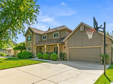 14477 Erskine Street, Omaha, NE 68116
