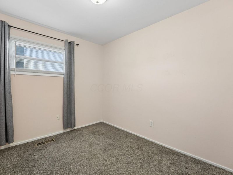664 Georgian Drive , Columbus, OH 43228 Photo 16